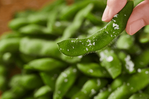 edamame cocido con sal de mar