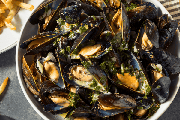 Receta: Moules et Frites con Choritos Cocidos en su Concha y Papas Fritas