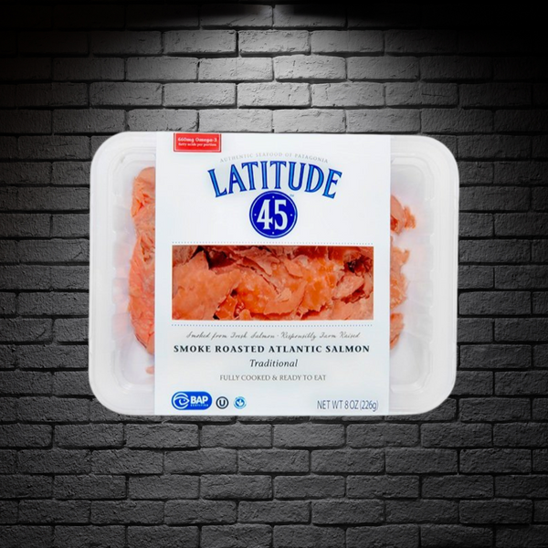 Bandeja de Recorte de Salmon Ahumado de 226 marca Latitude 45 sobre fondo negro