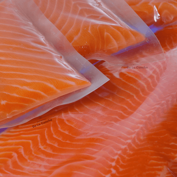 Filetes de salmon frescos sin piel al vacio