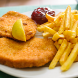 Suprema de pollo con papas fritas 