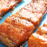 Porción de trucha con piel cocinada